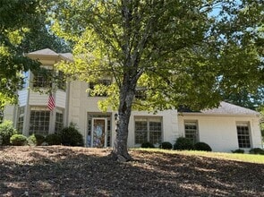 Building Photo - 5868 Valine Way