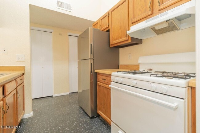 Building Photo - 11601 Soberana Ln