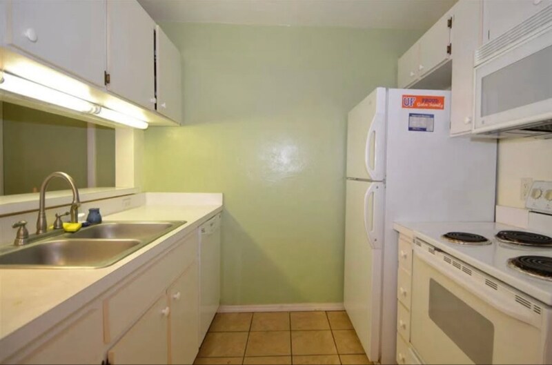 Building Photo - 4000 SW 23rd St