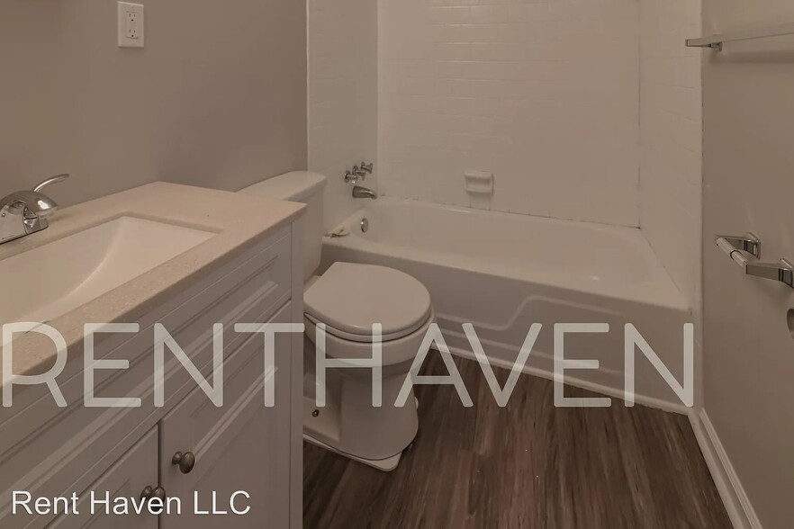 Building Photo - 2505 Dublin Dr