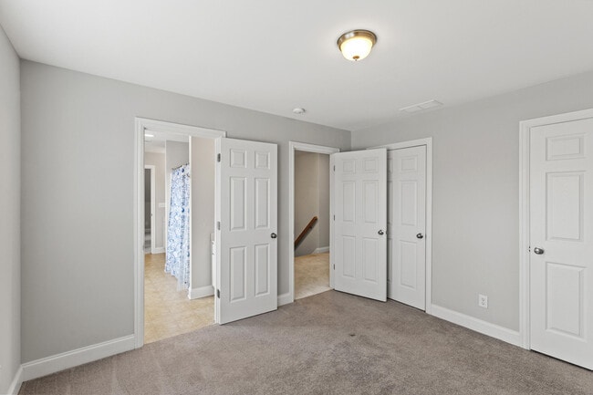 Building Photo - 2505 Eastway Dr
