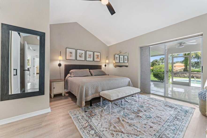 Master Bedroom - 7906 Swiss Fairways Ave