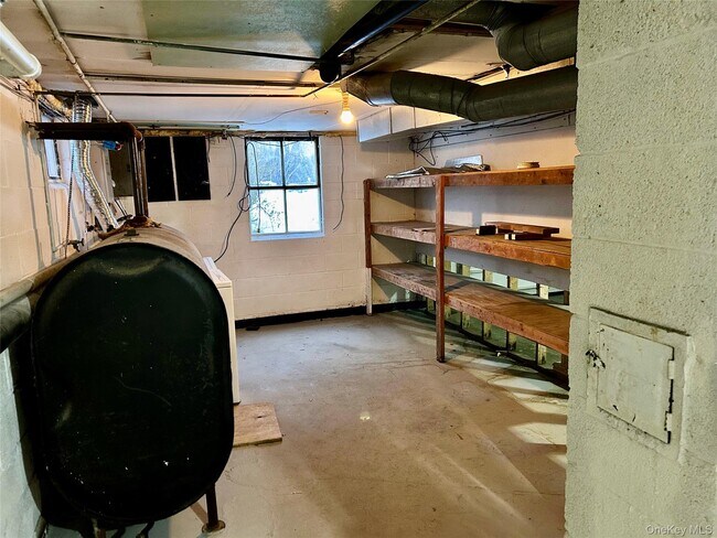 Building Photo - 102 Overocker Rd