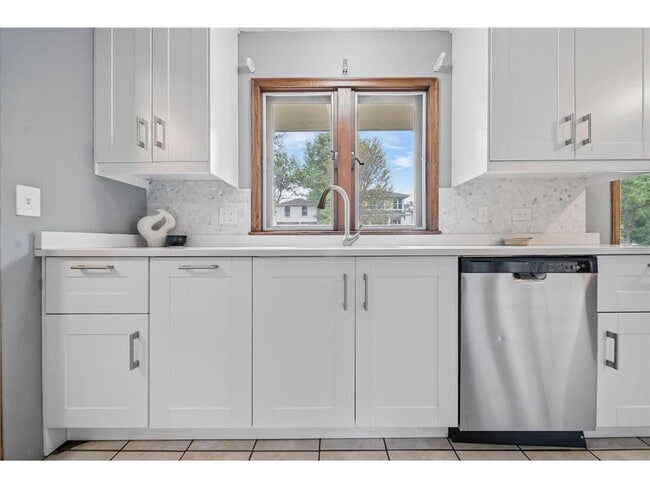 Building Photo - 4212 Princeton Ave