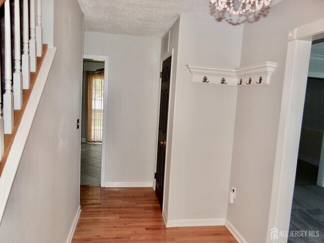 Building Photo - 514 Leawood Ave