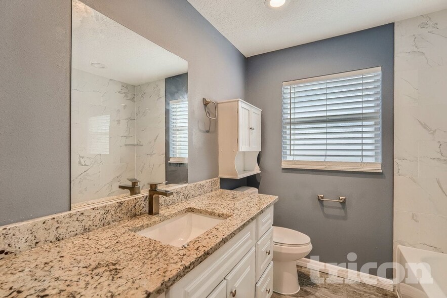 Building Photo - 1641 Patlin Cir N