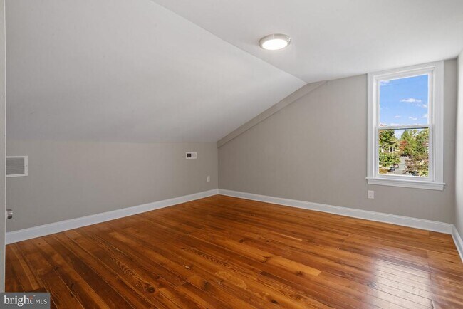 Building Photo - 142 Snyder Pl