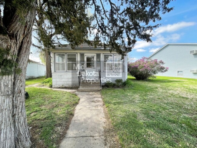 Primary Photo - 509 E 1st- 3 bedroom single story house