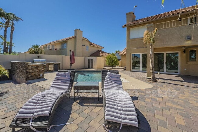 Building Photo - 3761 S Hawthorn Dr