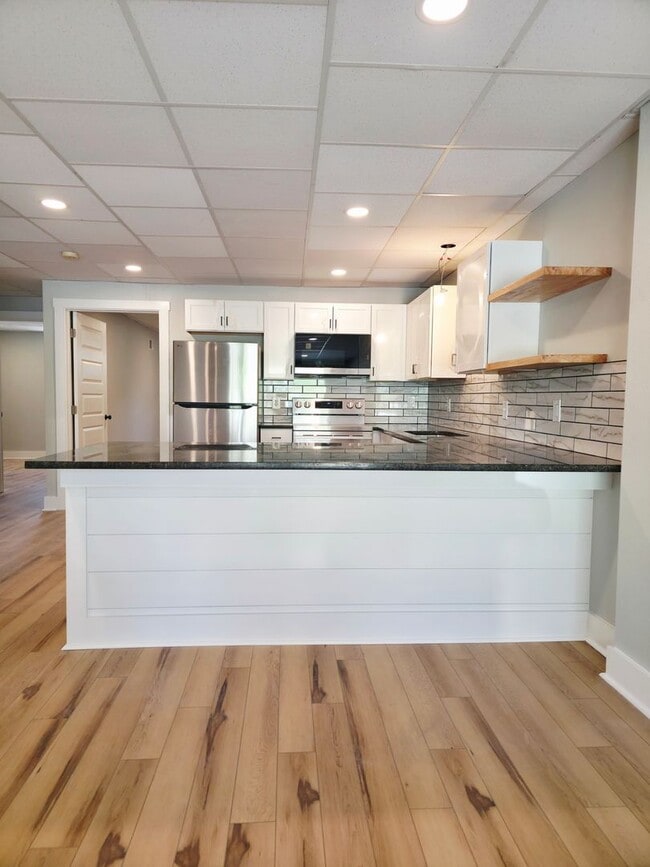 Building Photo - 3915-3917 Mount Troy