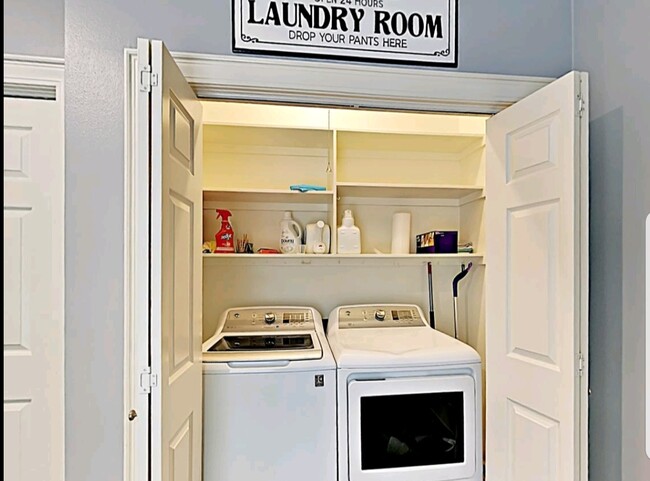 full laundry first floor in kitchen - 5 Charleston Pl