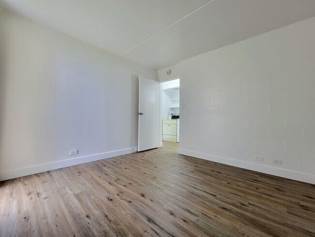 Building Photo - AVAILABLE | 2 Bedroom, 1 Bathroom, 1 Assig...