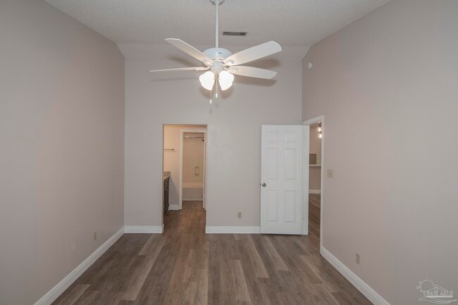 Building Photo - 5051 Grande Dr