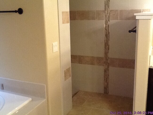 Building Photo - Beautiful home located  in Meridian