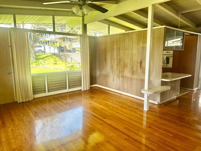 Building Photo - 3313 Manoa Rd