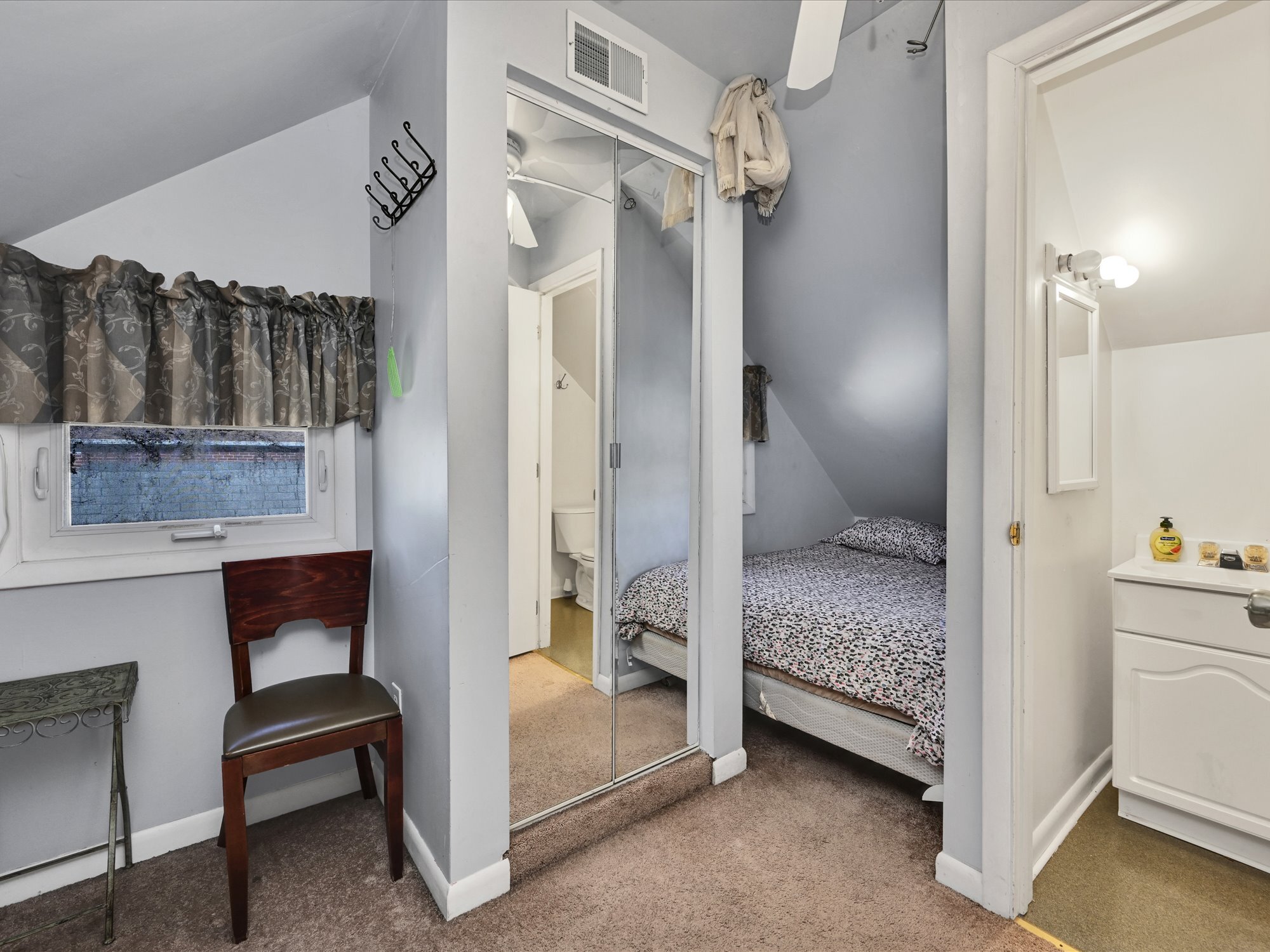 Building Photo - 20 Elm Ave