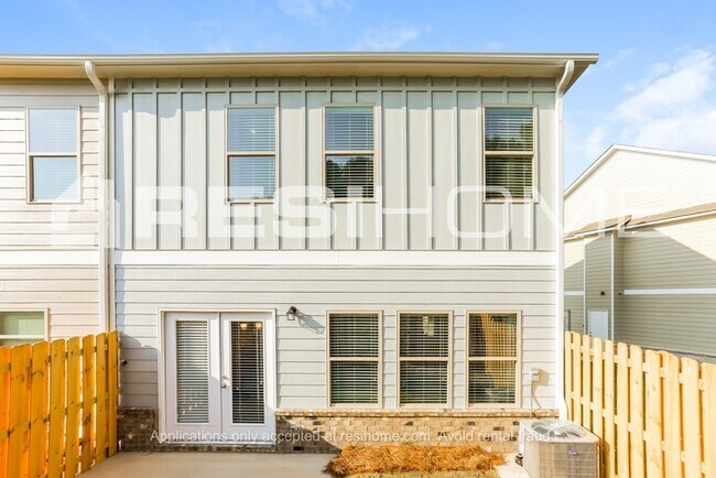 Building Photo - 233 Victory Crk Ln