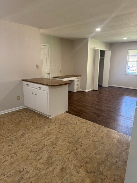 Building Photo - 219 Mitchell St