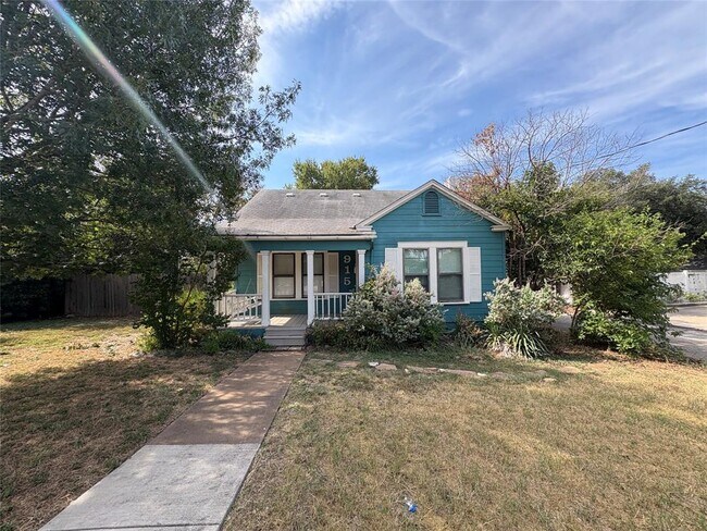 Primary Photo - 915 W 29th St