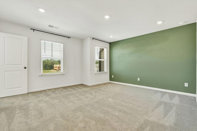 Building Photo - 5010 Highwood Dr