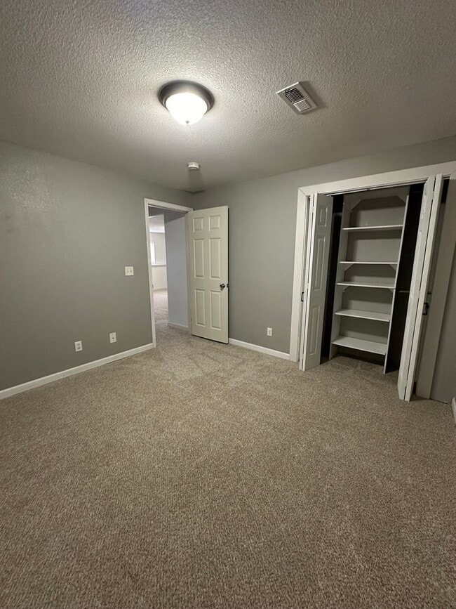 Building Photo - Beautiful Updated 5 Bedroom Home - Derby ,KS