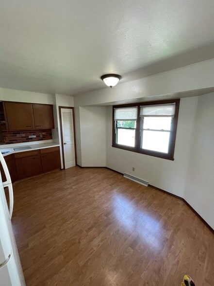 Building Photo - 224 N Eagle St