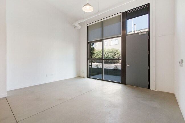 Building Photo - 41st Street Lofts