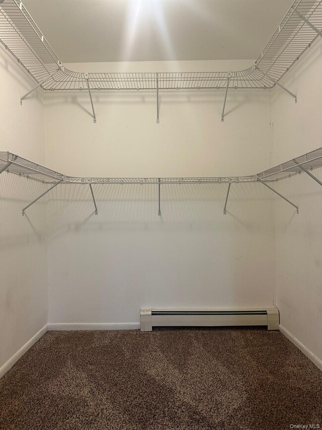 Building Photo - 10 Skyline Dr