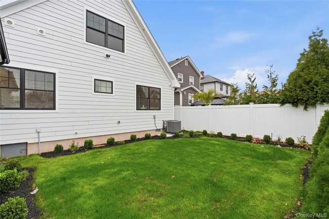 Building Photo - 42 Alice Ct