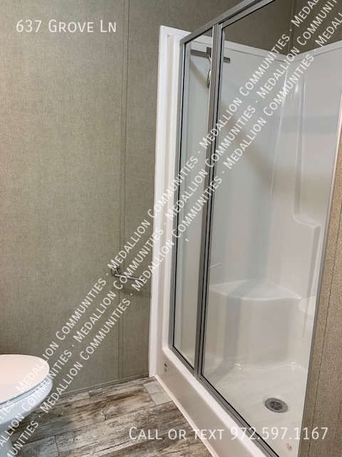 Building Photo - 637 Grove Ln