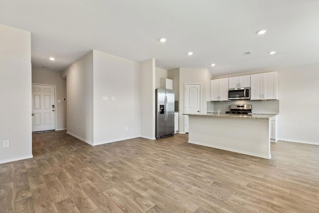 Building Photo - 1702 Miller Ter