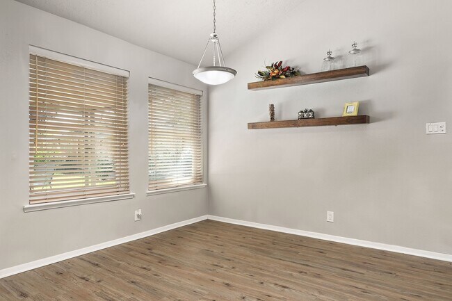 Building Photo - 11111 Sagepike Cir