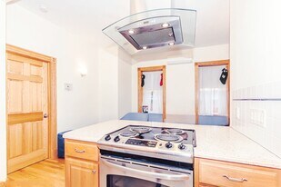 Building Photo - 102 Myrtle St