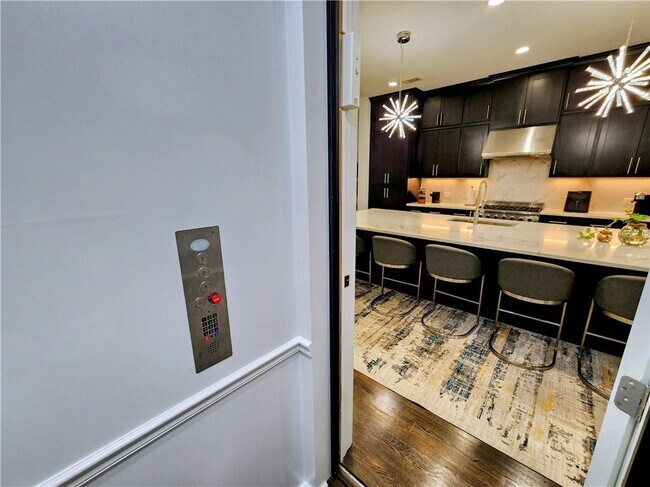 Building Photo - 1108 Briar Cove Cir