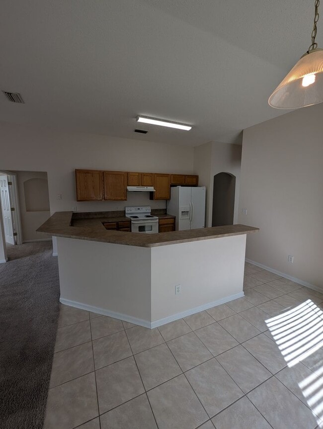 Building Photo - Great 4 Bedroom 2 Bath home in Heritage Park