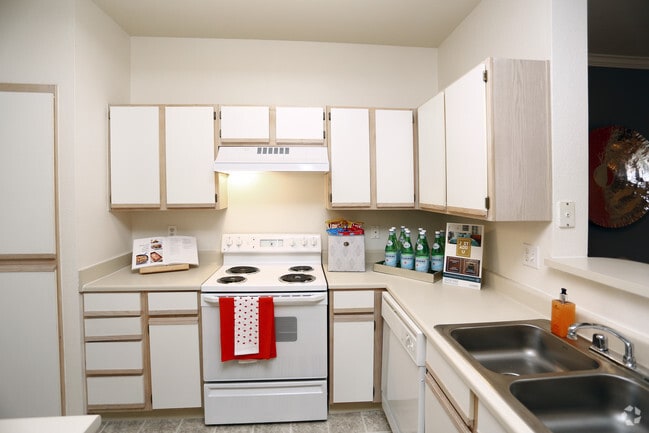 Interior Photo - Center Point