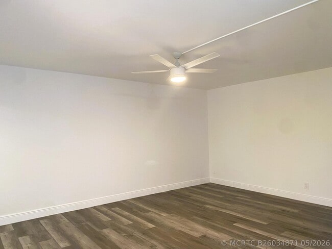 Building Photo - 256 Mansfield G