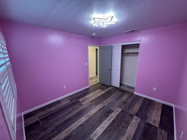 Building Photo - Lovely Home for rent in Hanford,Ca