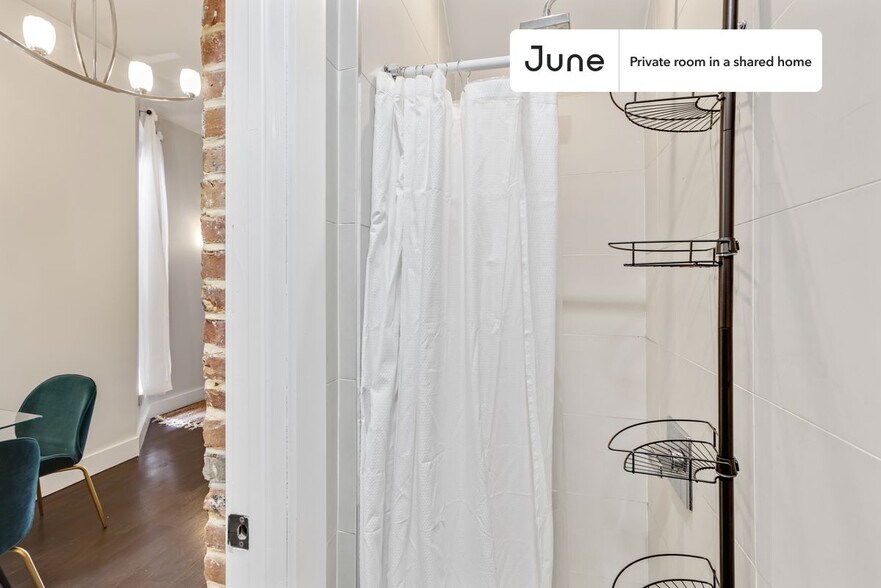 Building Photo - Room in Shared 4 bed/2 bath home