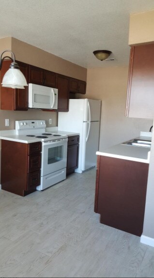 Building Photo - 943 Valley Rd