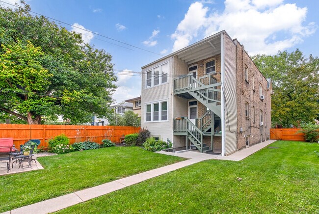 Building Photo - 414 S Harvey Ave