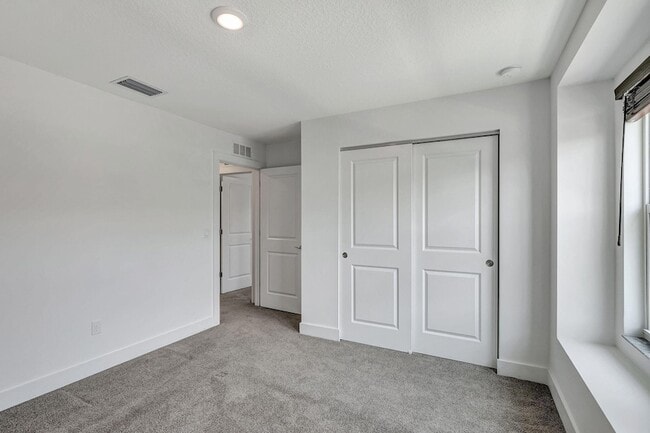 Building Photo - 229 Preserve Trl S