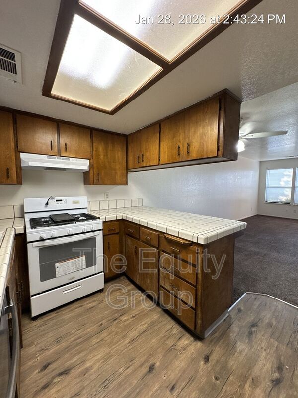 Building Photo - 1270 Tustin Cir