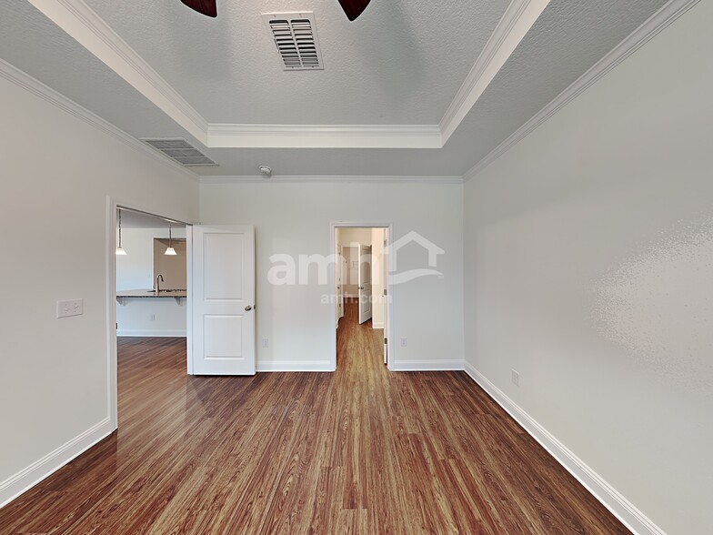 Building Photo - 12 S Forest Creek Dr