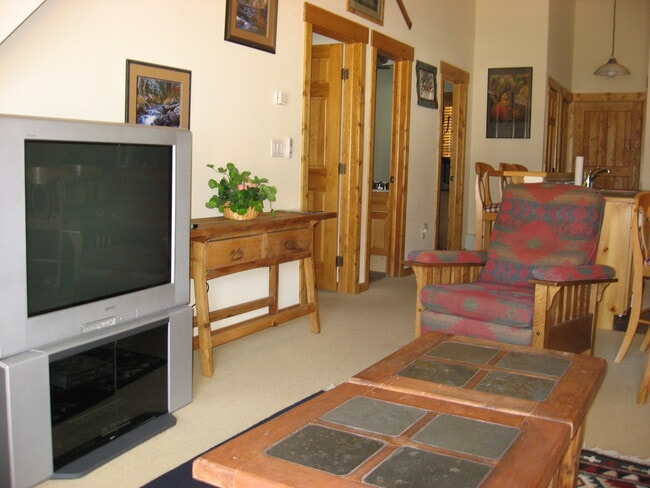 Building Photo - Long Term Rental- Tenderfoot Lodge 2665