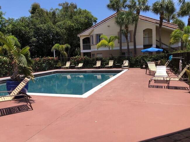 Building Photo - 815 Boynton Beach Blvd