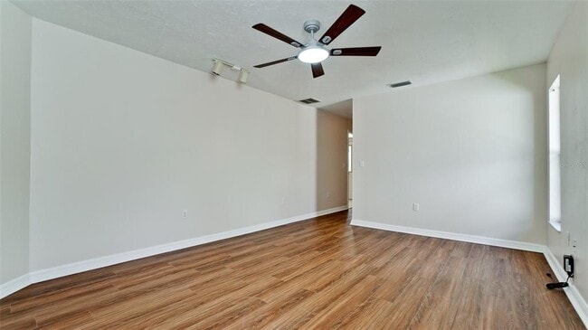 Building Photo - 407 68th Ave Dr W