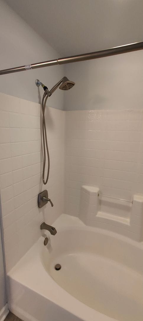 Building Photo - Rent special! 1 BR/ 1 BA Fabulous Two-Level Condo in Bristol Village Available Now!