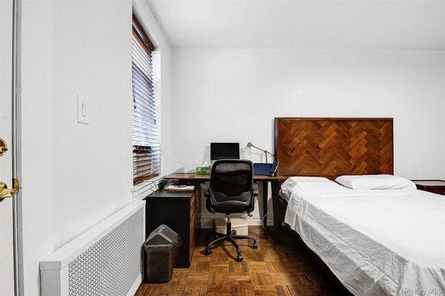 Building Photo - 102-55 67th Dr