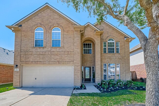 Primary Photo - Two-story, 4BD/2.5BR renovated home in Fie...